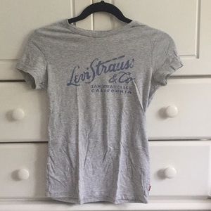 Gray Levi’s T-Shirt